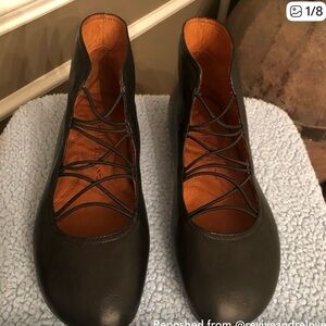 ISO Gentle Souls Bayco flats 9/9.5